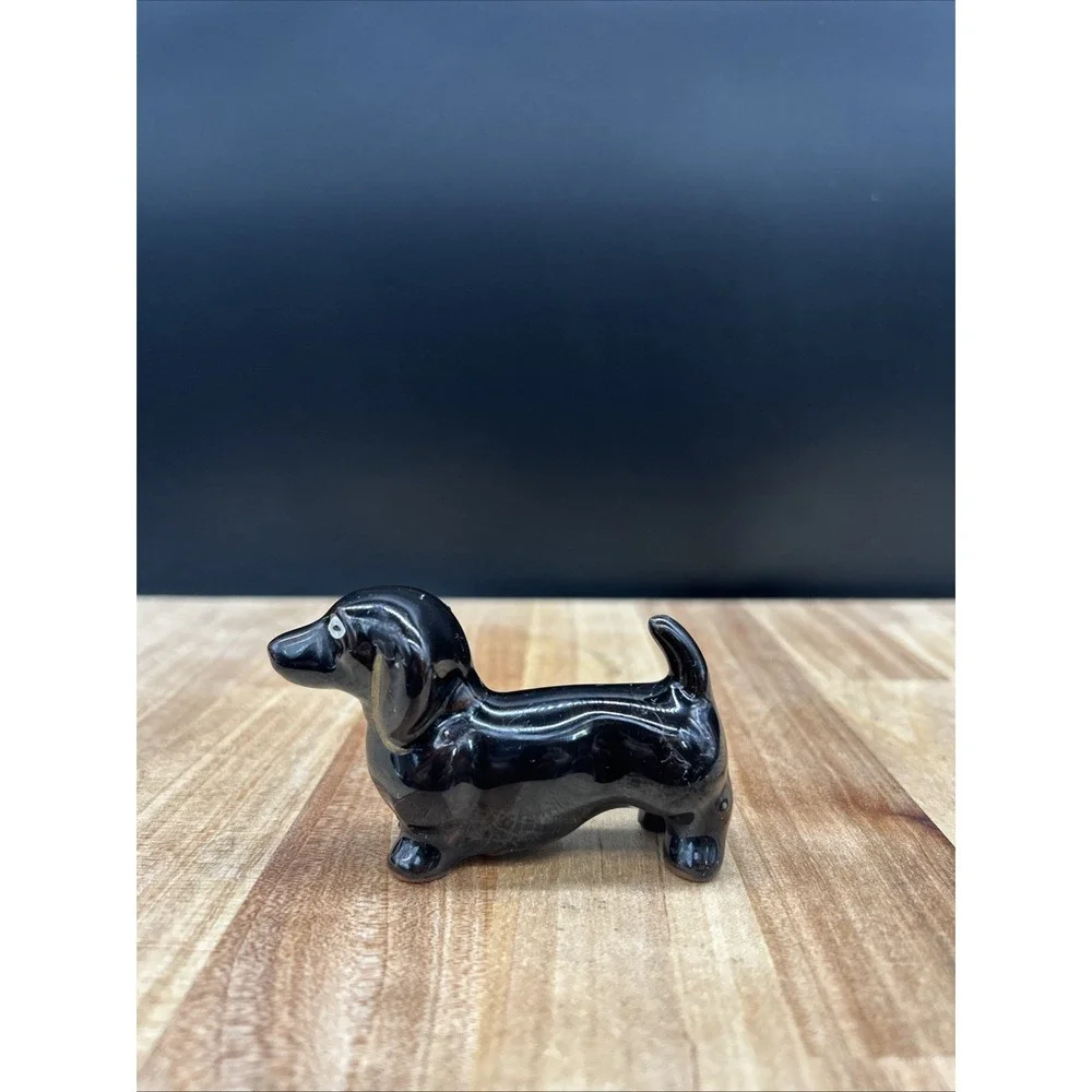 Vintage Art Pottery Redware Figurine Black Dachshund  Dog Made In Japan